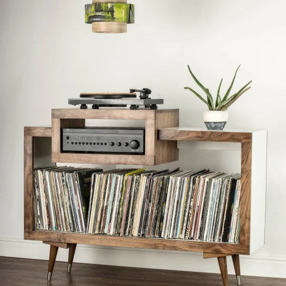 Why Vinyl Records Are Making a Comeback (And Why Now Is the Best Time to Start)